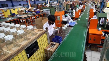Tetap Ekspansif, PMI Manufaktur Indonesia Capai 53,5 di Akhir 2021