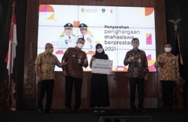 Bank Jateng Salurkan Beasiswa Rp7,5 Miliar untuk Mahasiswa Asal Wonogiri