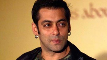 Aktor Bollywood Salman Khan Digigit Ular 3 Kali, Ini Kondisinya