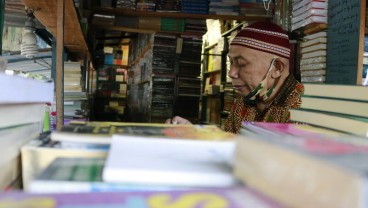 Pedagang Buku di Semarang Sepi Pesanan