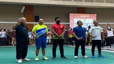 Menteri Tanding Bulu Tangkis, Tim Pak Basuki vs Pratikno Berakhir Seri