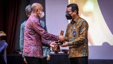 PT Jamkrindo Dapat Penghargaan Sebagai Perusahaan Penjamin KUR Terbaik