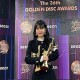 IU Tampil Modis di Gelaran Golden Disc Awards 2022