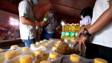 Karawang Diguyur 7.200 Liter Minyak Goreng Murah, Catat Lokasi Operasi Pasarnya ya!