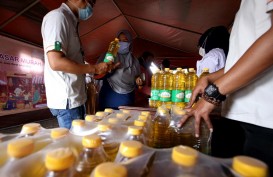 Karawang Diguyur 7.200 Liter Minyak Goreng Murah, Catat Lokasi Operasi Pasarnya ya!