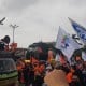 Aksi Demo Buruh Diguyur Hujan Lebat, Ini Isi Orasinya