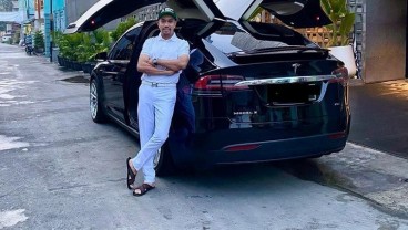 Intip Garasi Crazy Rich Priok Ahmad Sahroni: Ferarri, Tesla, hingga Mustang 