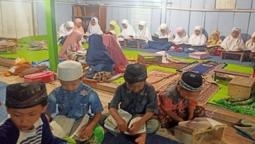 10.000 Al-Quran Dibagikan ke Penghafal Al-Quran dan Anak-Anak Pelosok Wilayah