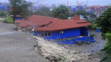 Longsor Terjadi di Kawasan Pelabuhan Tenau Kupang