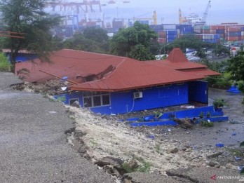 Longsor Terjadi di Kawasan Pelabuhan Tenau Kupang