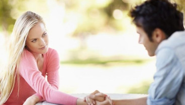 5 Pertanyaan yang Perlu Ditanyakan pada Pasangan yang Tak Kunjung Menikahi Anda