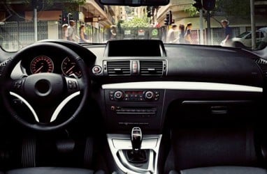 Tips Otomotif: Menghilangkan Jamur Kaca Mobil dari Rumah