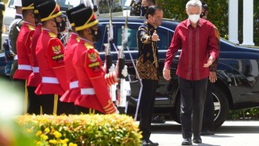 Bertemu Jokowi, PM Singapura dan Delegasi Kompak Pakai Batik