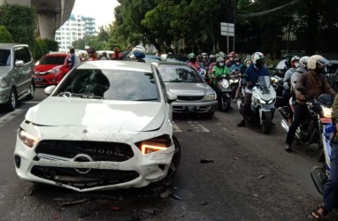 Kecelakaan Beruntun di Jakarta Selatan, 3 Orang Luka