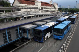 Viral Aksi Heroik Sopir Bus Transjakarta Selamatkan…