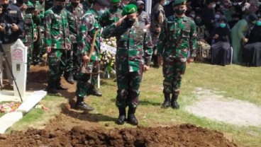 KKB Papua, KSAD Dudung Pimpin Pemakaman Sertu Rizal