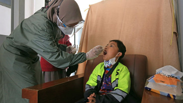Benarkah Kasus Covid-19 Naik karena Tes Bertambah? Ini Datanya