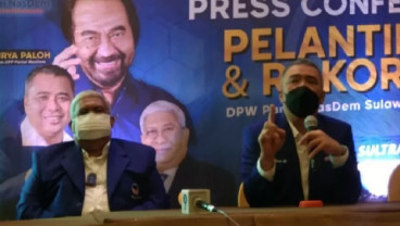 Surya Paloh Geser Ketua Fraksi NasDem DPR