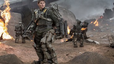 Sinopsis The Edge of Tomorrow: Tom Cruise Perangi Alien. Tayang di Bioskop Trans TV!