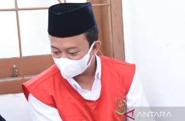 Herry Wirawan Pemerkosa 13 Santri Divonis Besok