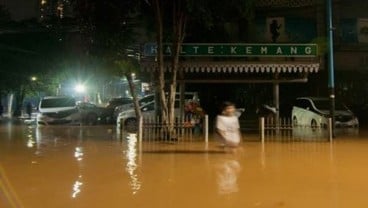 Kalah Gugatan, Anies Wajib Tuntaskan Pengerukan Kali Mampang