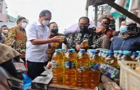 Minyak Goreng Premium Langka di Makassar, Curah Mulai Normal