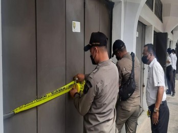 Satpol PP Segel 109 Lapak Pedagang Pasar Johar Semarang