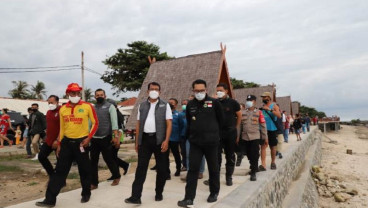 Ridwan Kamil Resmikan Hasil Penataan Pantai Sayang Heulang Garut