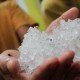 Video Penampakan Hujan Es di Surabaya Hari Ini