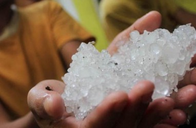 Tidak Hanya di Surabaya, Hujan Es Juga Terjadi di Karanganyar