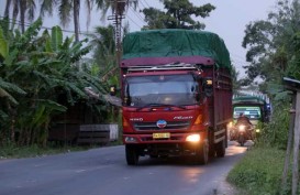 Balita Nyaris Tertabrak Truk Saat Bermain di Pinggir Jalan Raya, Ini Videonya