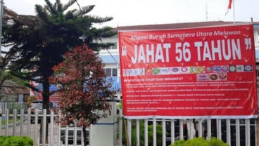 Usai Demo, Buruh Pajang Spanduk Tolak Aturan Baru JHT