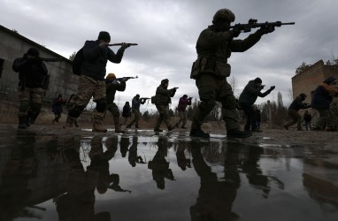 Rangkuman Perang Rusia vs Ukraina Hari Ke-4: Ancaman Nuklir Putin hingga Sikap Uni Eropa 
