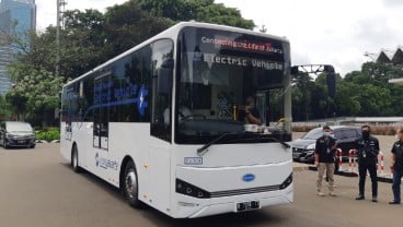 Bebaskan Jakarta dari Emisi, Komitmen Anies Baswedan Kebut Bus Listrik 