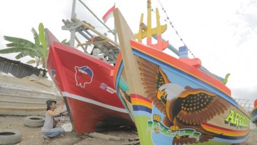 Warna Warni di Kapal Nelayan