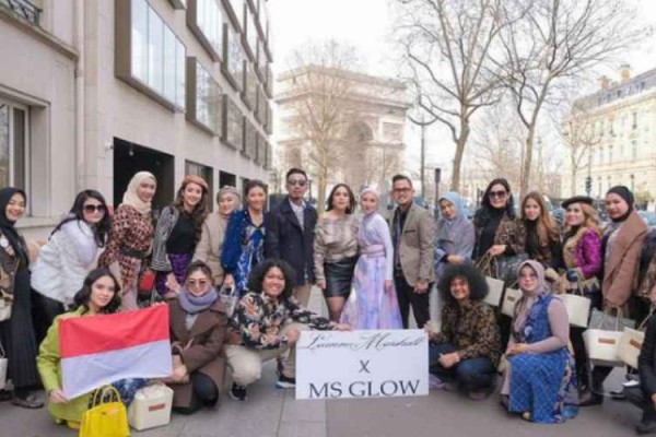 Leanne Marshall x MS GLOWdi Paris Fashion Show/Instagram shandypurnamasari