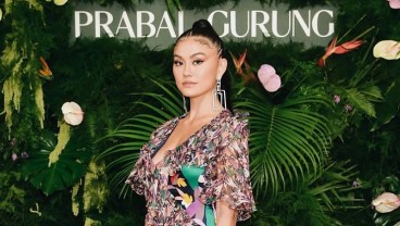 Diwawancara Grammy, Agnez Mo Kenalkan Nasi Padang