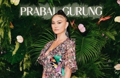 Diwawancara Grammy, Agnez Mo Kenalkan Nasi Padang