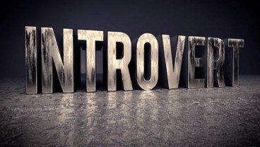 Perbedaan Antara Introvert dan Ekstrovert, dan Ciri-cirinya