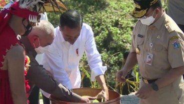 Prosesi Kendi Nusantara, Anies Gubernur Pertama yang Serahkan Tanah dan Air