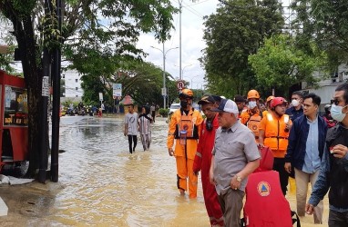 Tinjau Banjir di Balikpapan, Gubernur Kaltim: Salahkan Saya Saja, Jangan Orang Lain