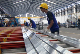 PENGARUH PENYEBARAN COVID-19  : China Redam Harga Logam