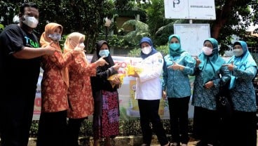 Distribusi Minyak Goreng untuk Jakarta, Apical Group dan T.Care Gelar Penjualan 36,000 Liter