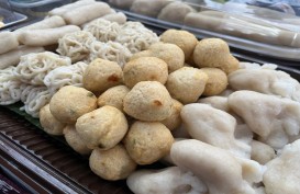 Dipicu Kenaikan Harga Minyak Goreng, UMKM Pempek Palembang Menjerit