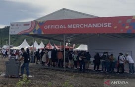 Stan Merchandise MotoGP Mandalika Ramai Dikunjungi Pengunjung