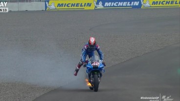 Bendera Merah Dikibarkan Saat Insiden Alex Rins di Mandalika, Ini Artinya