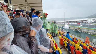 Hujan Deras Jelang Race MotoGP Mandalika, Warga: Gimana Pawang Hujannya?