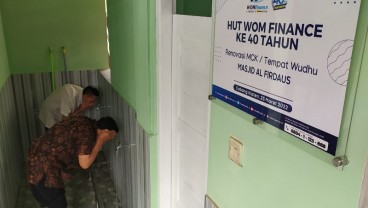 Ultah ke-40, WOM Finance Renovasi MCK di 13 Kota secara Serentak