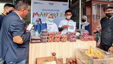 Laris Manis! Omzet Pedagang Buah Ini Tembus Rp300 Juta 