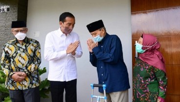 Presiden Jokowi Jenguk Buya Syafii di Sleman